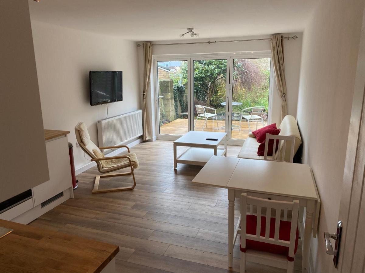 Adorable One-Bedroom Flat With Patio Garden. Southwick  Extérieur photo